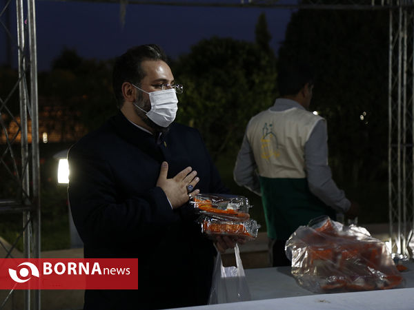 افطاری ساده در برج میلاد