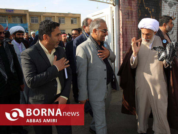 دیدار نماینده ولی فقیه در فارس با همکلاسی های دانش آموز شهید ترور شاهچراغ(ع)