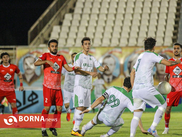 دیدار تیم های فوتبال آلومینیوم اراک-تراکتور سازی تبریز