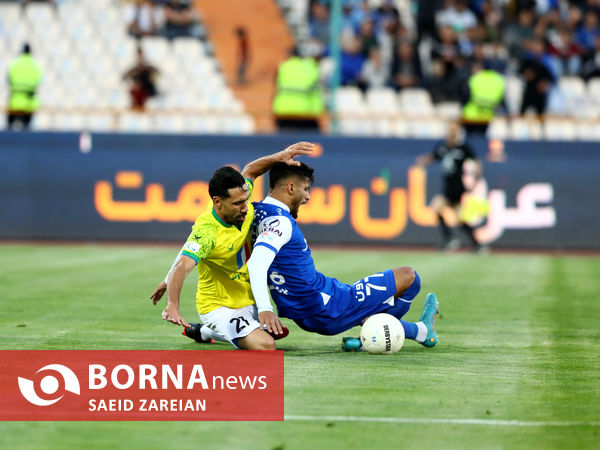 دیدار تیم های استقلال تهران - صنعت نفت آبادان