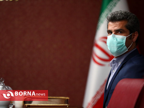 اعطای حکم ریاست هادی ساعی از سوی وزیر ورزش و جوانان