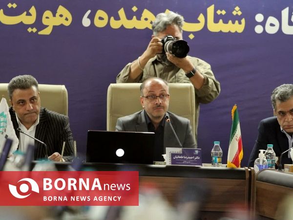 نشست خبری نمایشگاه : شتاب دهنده ، هویت ساز ، شبکه‌ محور