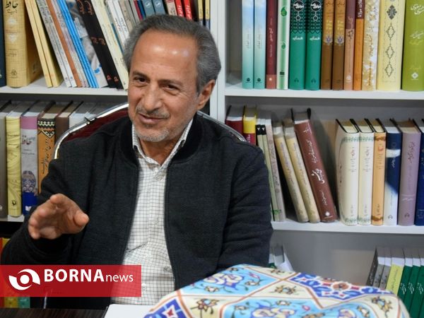 رونمایی از کتاب‌های شورشیرین و مثل و اصطلاحِ کُردی در کتاب شهر  کرمانشاه