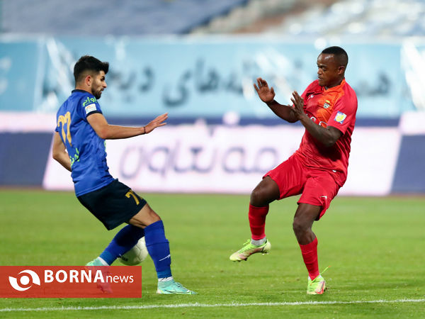 دیدار تیم های فوتبال استقلال - فولاد