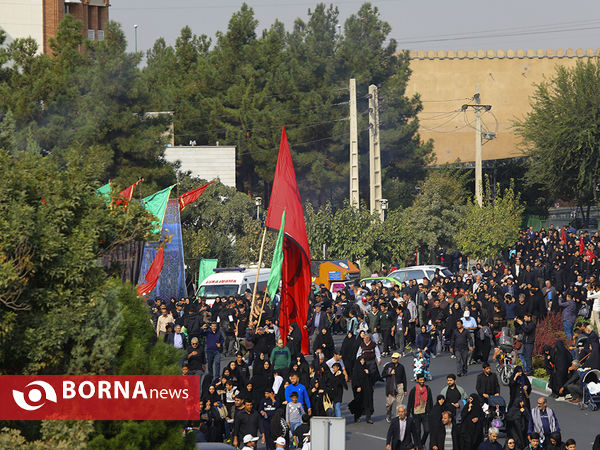 پیاده روی جاماندگان اربعین در تهران