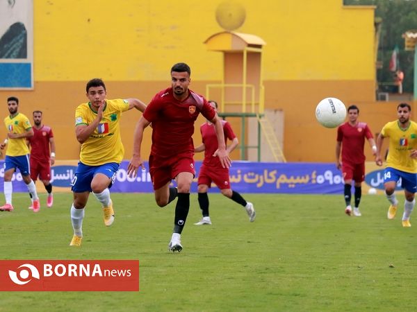 دیدار تیم های فوتبال صنعت نفت - پدیده