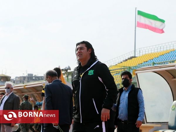 در حاشیه دیدار تیم های فوتبال صنعت نفت - شمس آذر قزوین