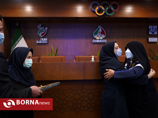 تجلیل از مهین فرهادی زاد