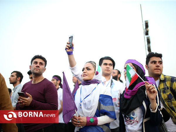 دکتر روحانی در جمع مردم اهواز
