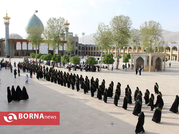 نقاره زنی و گلباران درشاهچراغ(ع)