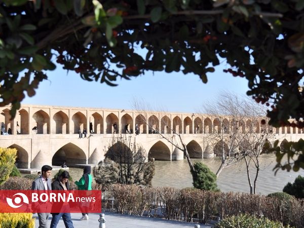 جاری شدن آب در زاینده روز
