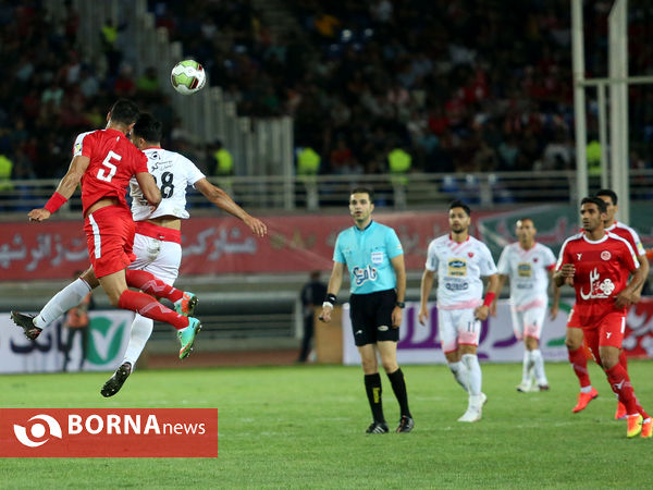 بازی تیم های پدیده مشهد و پرسپولیس تهران