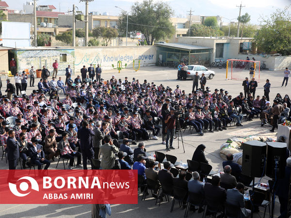 دیدار نماینده ولی فقیه در فارس با همکلاسی های دانش آموز شهید ترور شاهچراغ(ع)