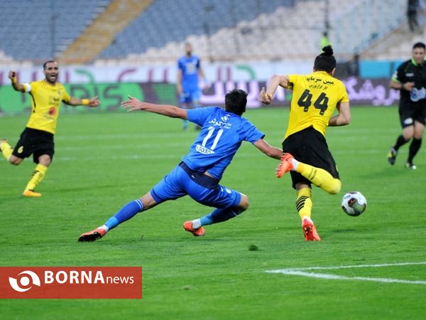 دیدار تیم های فوتبال استقلال- سپاهان