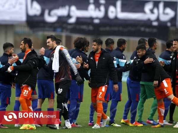 دیدار تیم های داماش گیلان- سایپا تهران