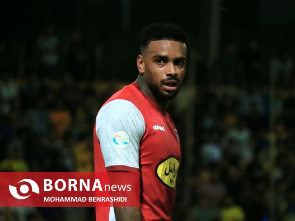 دیدار تیم های فوتبال نفت مسجدسلیمان - پرسپولیس