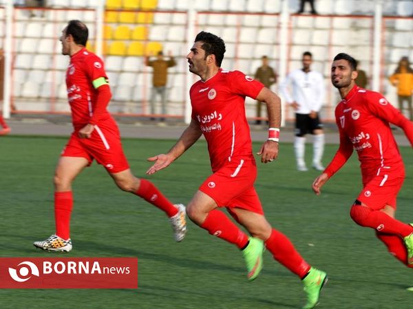 دیدار تیم های سپیدرود رشت  – شاهین بوشهر