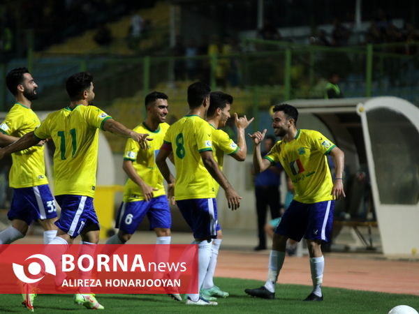 دیدار تیم های فوتبال صنعت نفت - نفت مسجدسلیمان