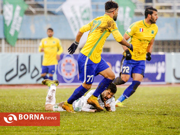 دیدار تیم های فوتبال آلومینیوم اراک - صنعت نفت آبادان