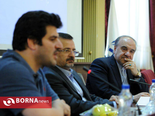 نشست وزير ورزش و جوانان با رييس فدراسيون و اعضاى شوراى فنى كشتى