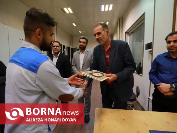 تجلیل از کارگران واحدهای تولیدی و صنعتی اروند