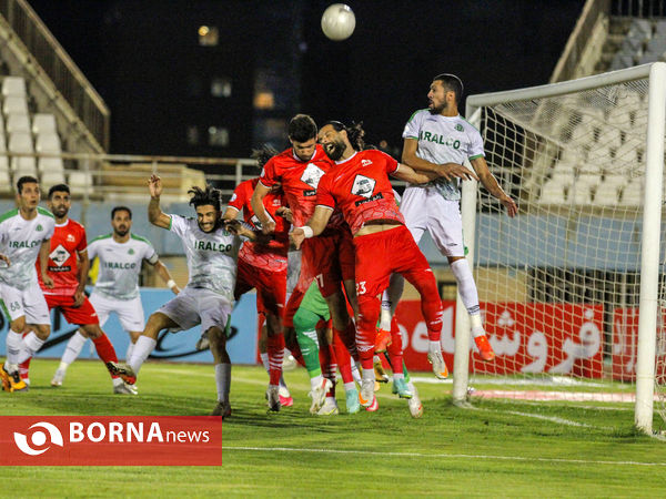 دیدار تیم های فوتبال آلومینیوم اراک-تراکتور سازی تبریز