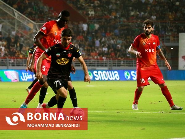 دیدار تیم های فوتبال فولاد - پرسپولیس 