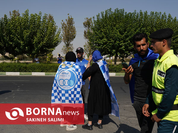در حاشیه نخستین حضور زنان در بازی‌های لیگ برتر فوتبال