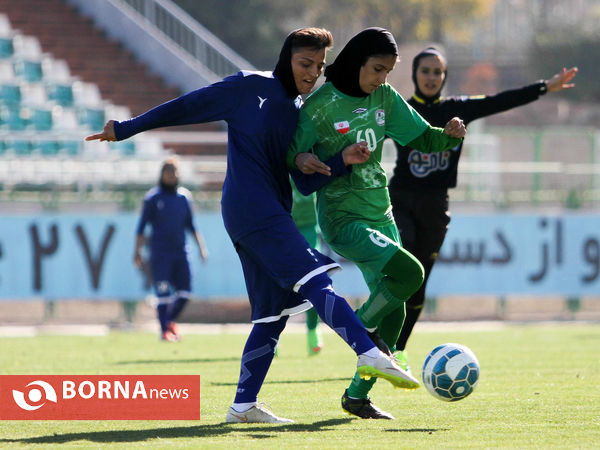 دیدار تیم‌های فوتبال بانوان ذوب آهن و پارس جنوبی