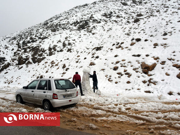 برف و یخبندان در جاده سپیدان - شیراز