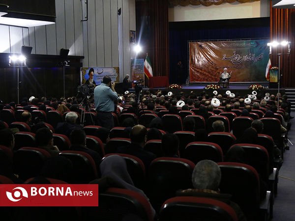 مراسم تجلیل از فعالان اقامه نماز