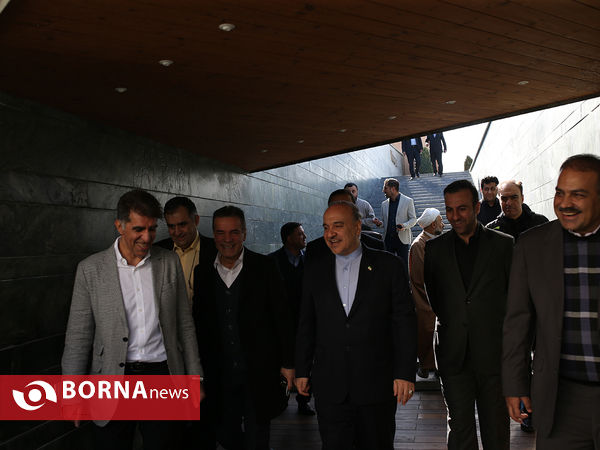 بازدید وزیر ورزش و جوانان از باشگاه تنیس آرشا