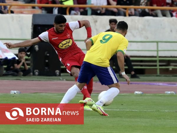 دیدار تیم های فوتبال پرسپولیس - صنعت نفت