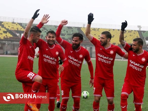 دیدار تیم های فوتبال سپیدرود رشت _  شهدای رزکان