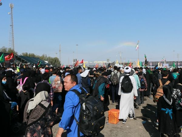 عبور زوار افغانستانی و پاکستانی از مرز شلمچه