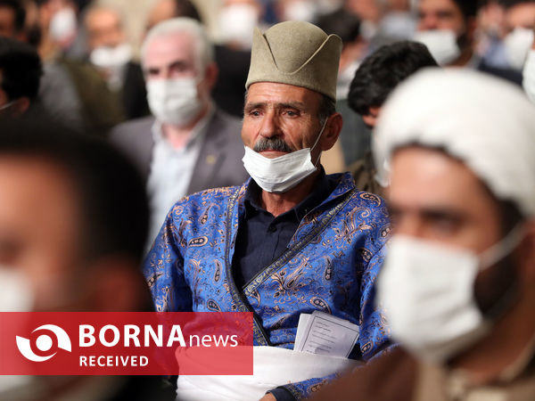 دیدار صدها نفر از مردم استان اصفهان با مقام معظم رهبری