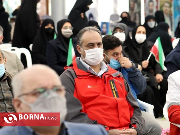 مراسم گلباران گلزار شهدای رشت به مناسبت آغاز دهه فجر