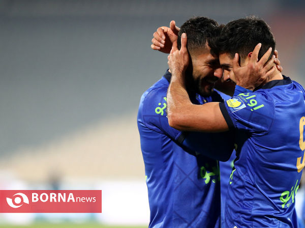 دیدار تیم های فوتبال استقلال - فولاد