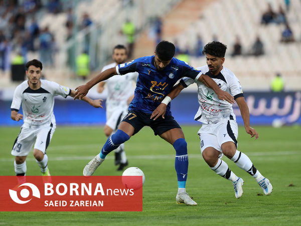 دیدار تیم های قوتبال استقلا ل۰ پیکان