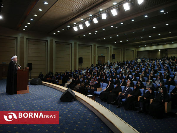 ضیافت افطار رییس جمهوری با فعالان حوزه زنان و خانواده