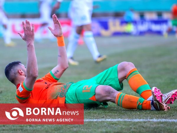 دیدار تیم های فوتبال آلومینیوم - مس