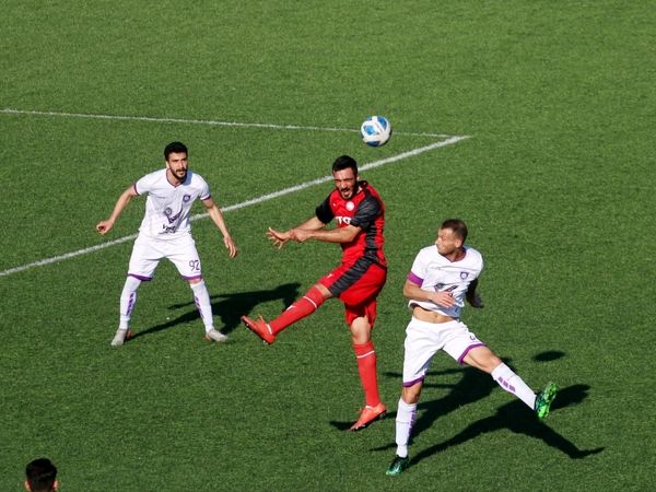 دیدار تیم‌های فوتبال سپیدرود رشت _  ویستاتوربین تهران