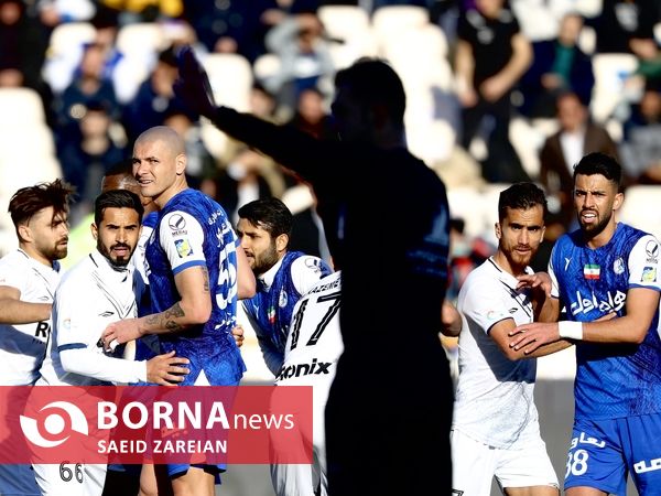 دیدار تیم های استقلال تهران - ملوان بندر انزلی