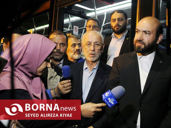 آیین اعطای نخستین نشان ملی استاندارد اتوبوس برقی ساخت ایران خودرو