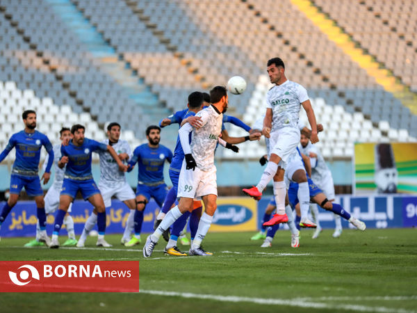 دیدار تیم های فوتبال آلومینیوم اراک- گل گهر سیرجان