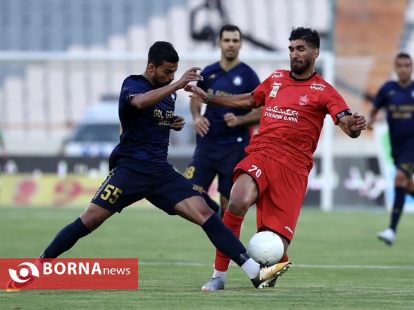 دیدار تیم های فوتبال پرسپولیس -  گل‌گهر