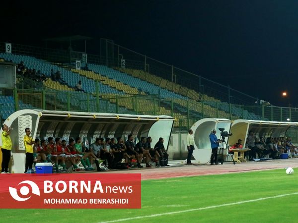 دیدار تیم های فوتبال صنعت نفت - آلومینیوم