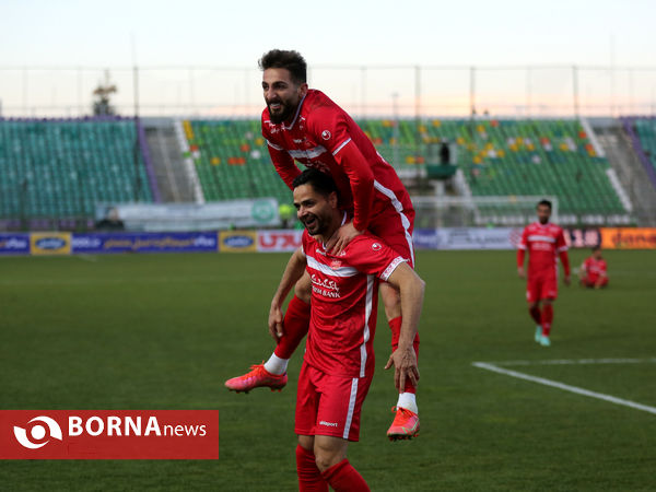 دیدار تیم‌های ذوب آهن - پرسپولیس