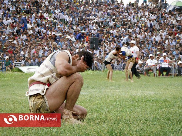 مسابقات کشتی با چوخه قهرمانی کشور در روستای رهورد قوچان‎