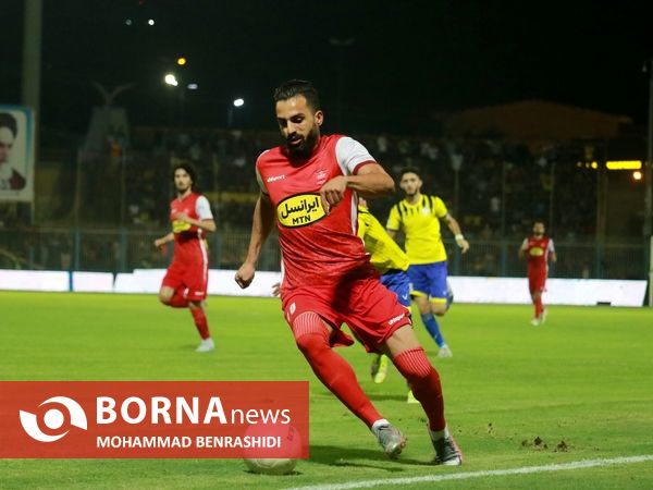 دیدار تیم های فوتبال نفت مسجدسلیمان - پرسپولیس
